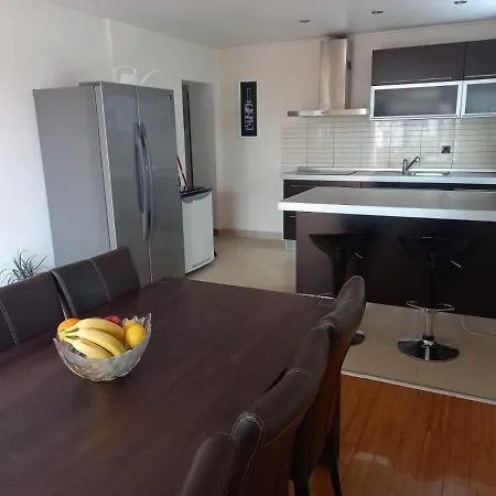 Kucica Apartment *
